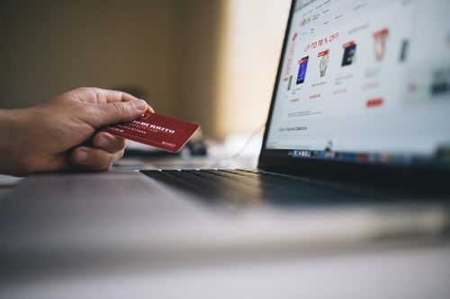 Según el Informe Digital 2019 casi 28 millones de españoles realizaron compras online en 2018