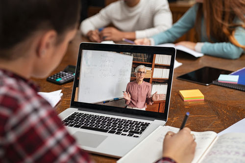 La educación online crece y surgen brechas tecnológicas en el alumnado en 2020