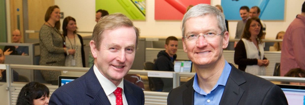 Enda Kenny con Tim Cook