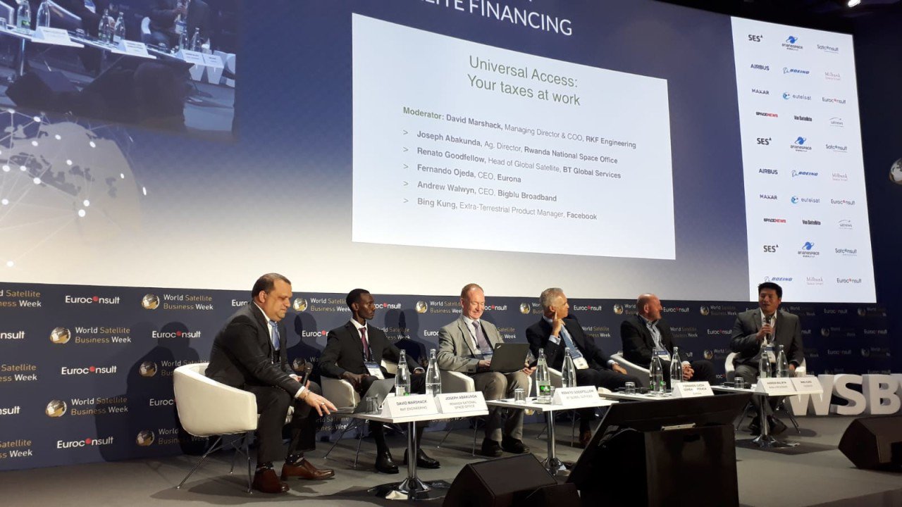 Mesa redonda en el 23rd Summit for Satellite Financing