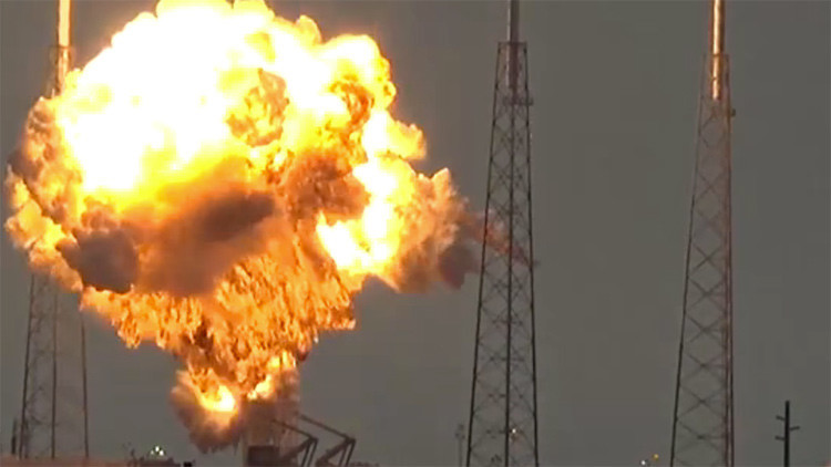 Facebook pierde su primer satélite por la explosión del cohete de Falcon 9 de SpaceX