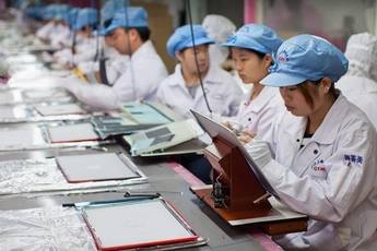 Foxconn aumenta los despidos y robotiza la producción del iPhone