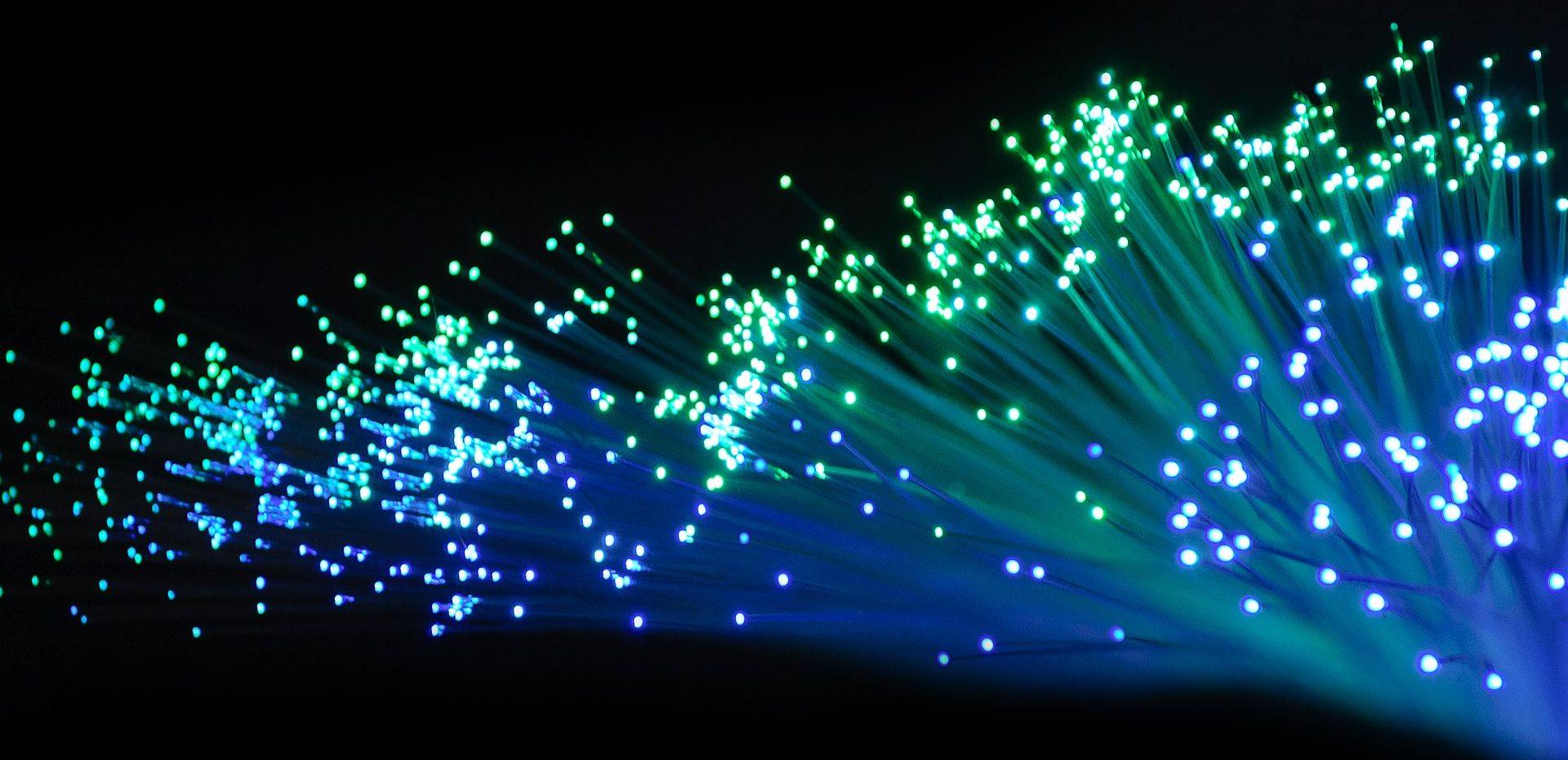 Científicos logran triplicar la velocidad de transmisión de datos a través de la fibra