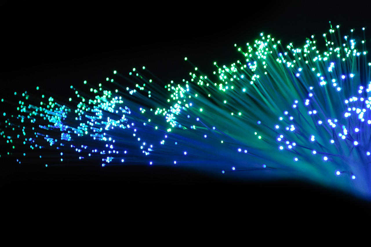 La fibra óptica superó los 5,8 millones de líneas en agosto