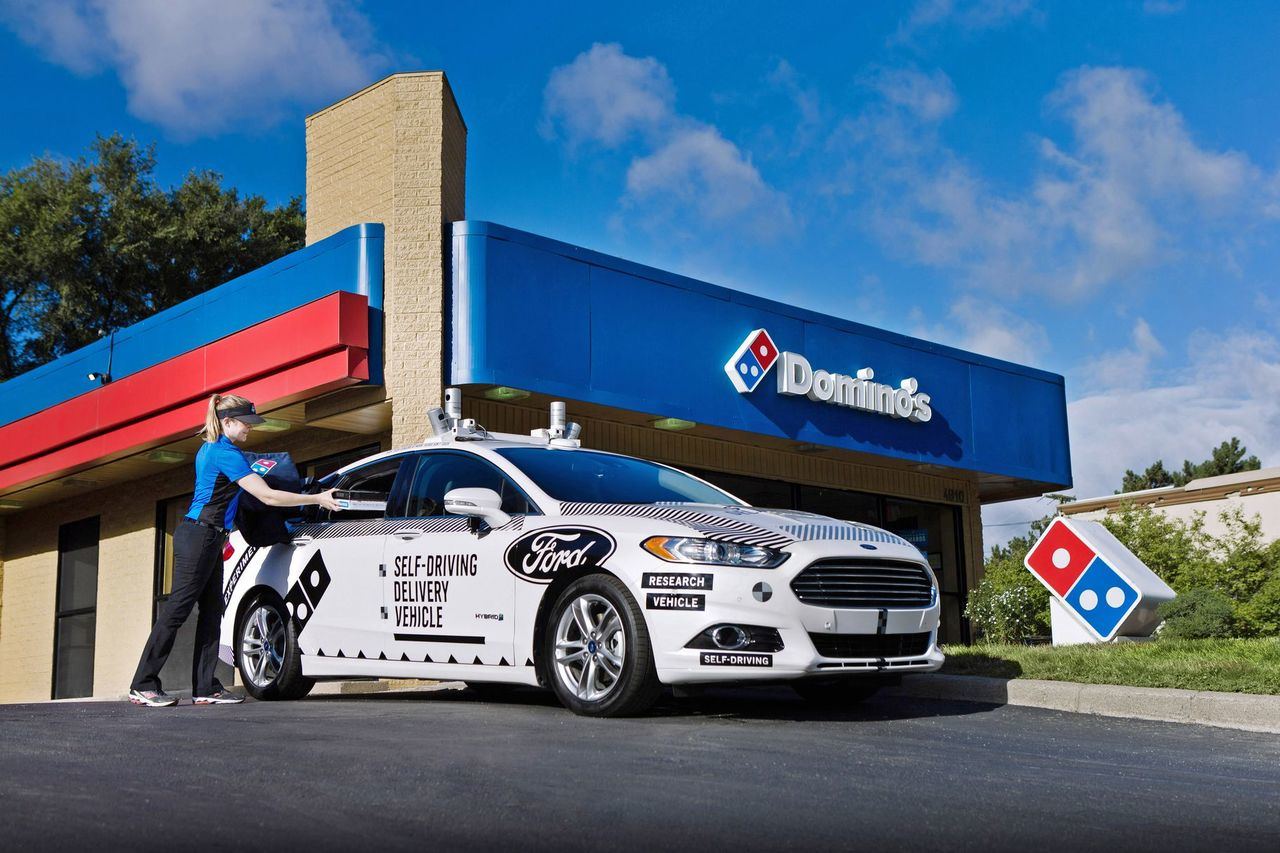Ford y Domino’s Pizza prueban un sistema de reparto con coches autónomos