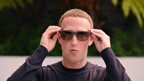 Mark Zuckerberg, CEO de Facebook, con las Ray Ban Stories