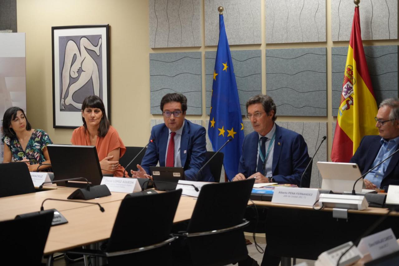 El gobierno de España refuerza la cooperación con la Comisión Europea para mejorar la transparencia algorítmica