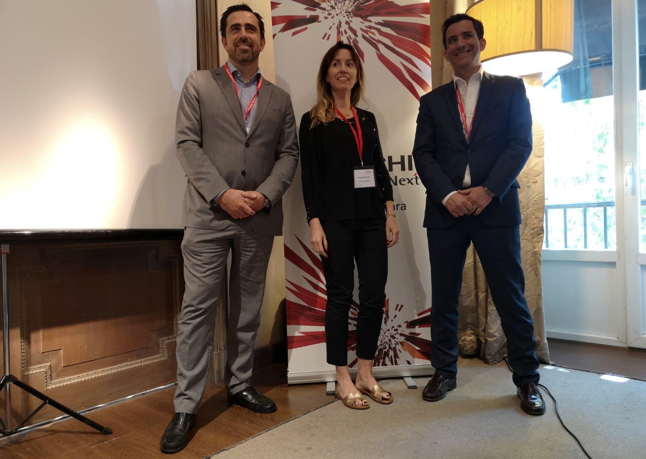 Valentin Pinuaga, Country Manager Iberia de Hitachi Vanatara, Chiara Pallavicini, directora de Marketing y Comunicación de Hitachi Vanatara para Iberia e Italia y Antonio Espuela, director regional preventa de Hitachi para EMEA Sur