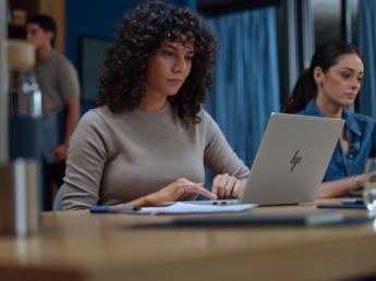 HP impulsa el futuro del trabajo con nuevas soluciones basadas en inteligencia artificial
