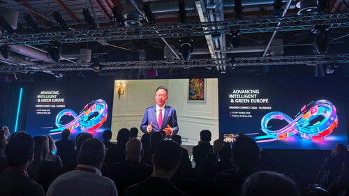 David Wang, vicepresidente del Consejo de Administración y presidente rotatorio de Huawei durante su intervención en el Huawei Connect 2026 de Florencia