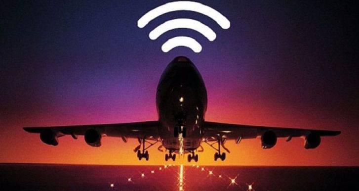 El empujón de la CNMC para que las llamadas y el acceso a Internet en los aviones y barcos sea una realidad