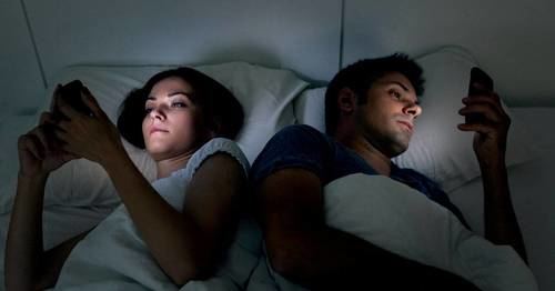 El 28% de los adultos no pueden dormir por culpa del teléfono móvil