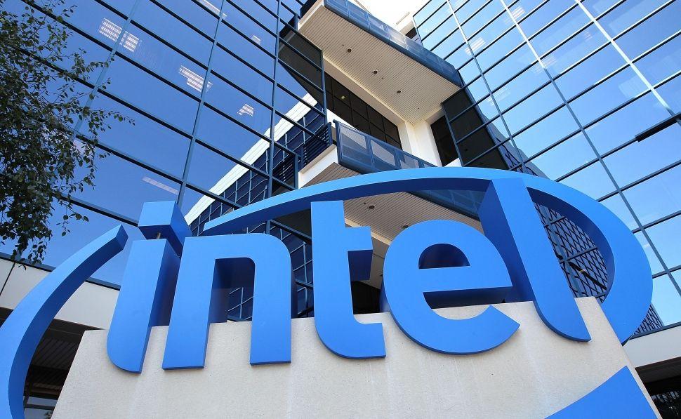 Intel evalúa sus posibilidades ante la amenaza de adquisición de Broadcom sobre Qualcomm