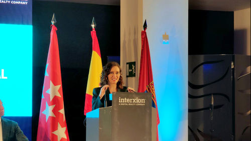 Isabel Díaz Ayuso, presidenta de la Comunidad de Madrid, durante su intervención en la rueda de prensa de Interxion