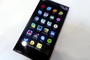 Jolla, un dos piezas con potencial comercial