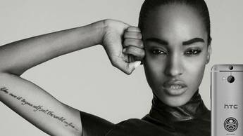 Jourdan Dunn presenta el nuevo teléfono HTC One M9 Ink