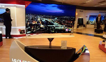 La primera televisión LED curvo de LG se presenta en Madrid; es una Smart TV compatible con Cinema 3D