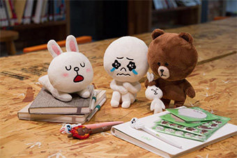 Apple censura de nuevo: Limita varias funciones de Line para iPhone