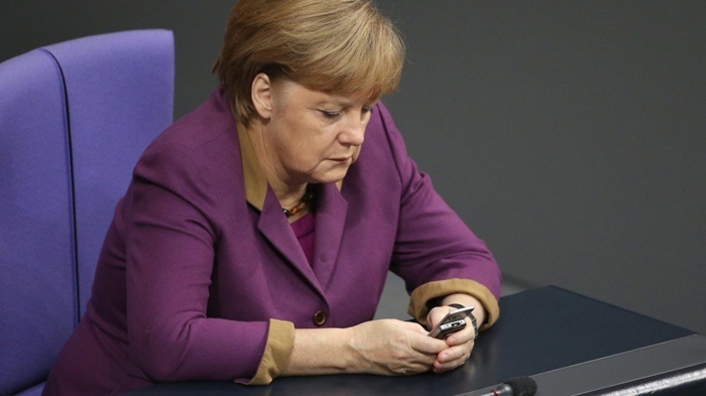 Políticos alemanes proponen ley para multar a Facebook por difundir noticias falsas