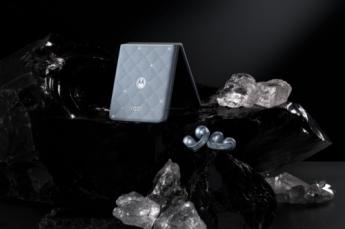 Motorola lanza The Brilliant Collection y fusiona lujo y tecnología con cristales de Swarovski