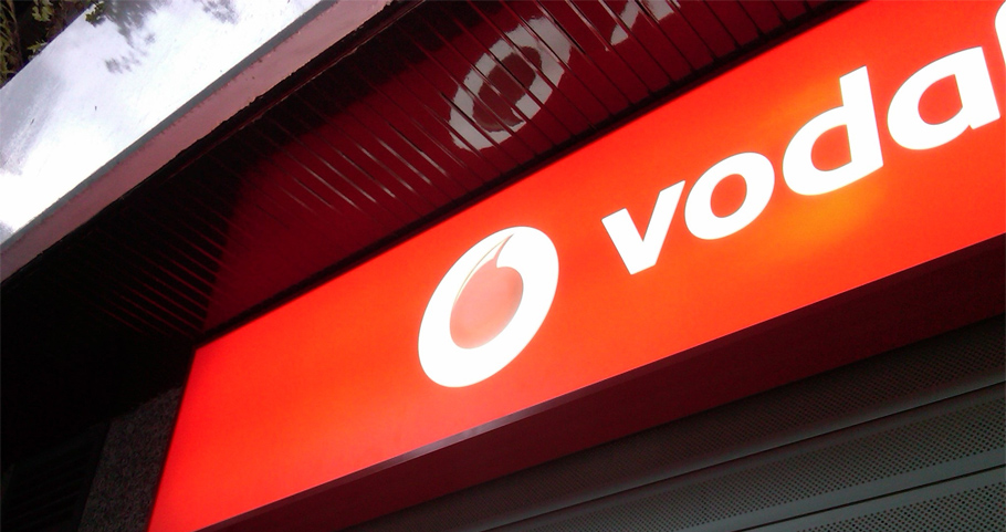 Denuncia a Vodafone por activar el servicio de pago Dicta SMS sin consentimiento de sus clientes