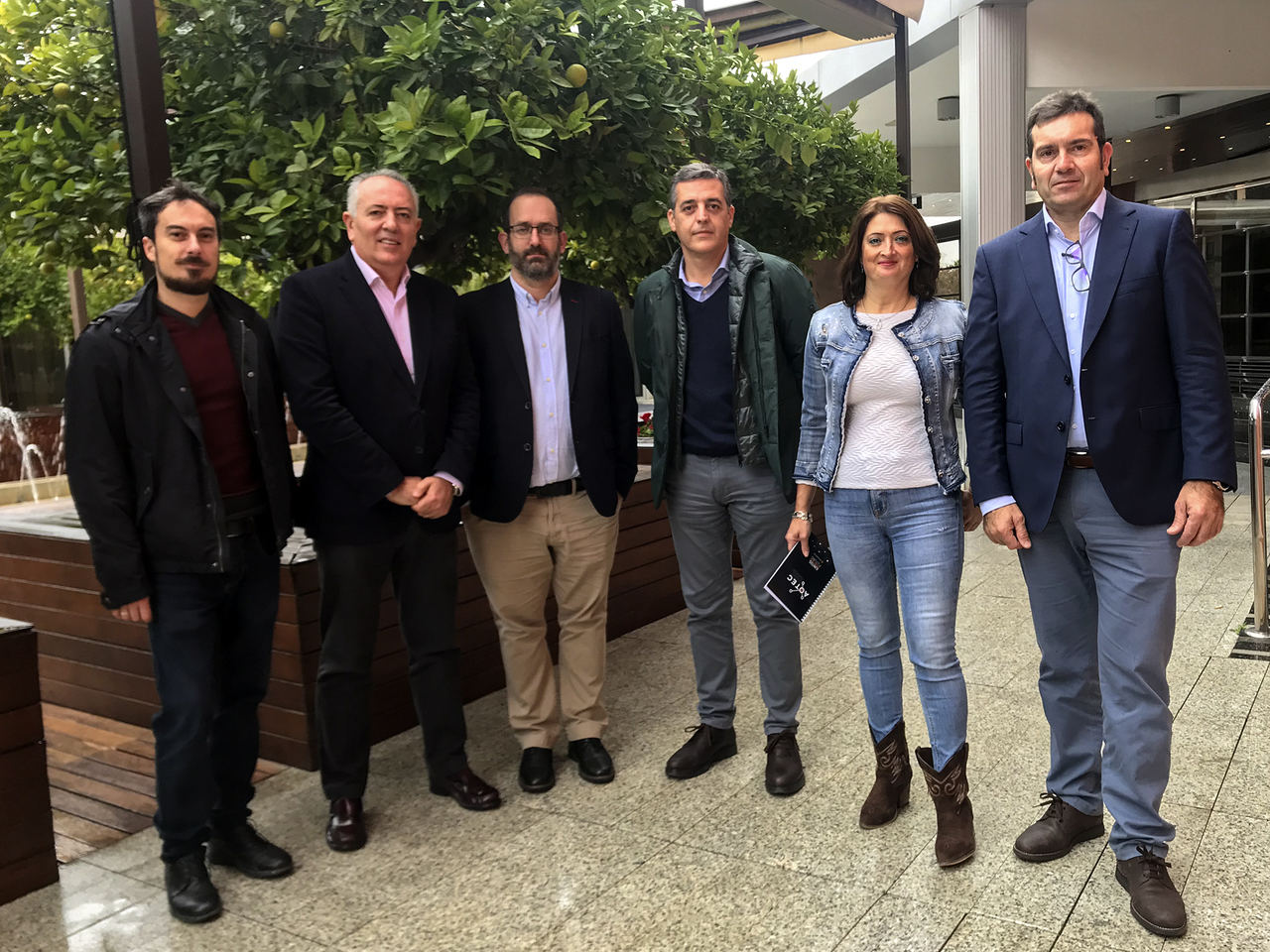 Parte de la nueva Junta Directiva de AOTEC con el presidente Antonio García Vidal (segundo por la izquierda)