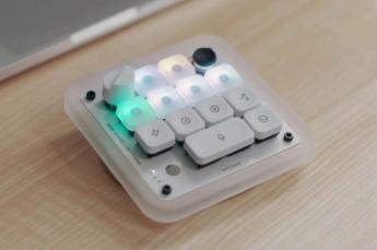 Así es el primer producto físico de OpenAI: Codex Micro, un teclado para controlar agentes de IA