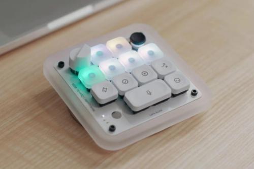 Así es el primer producto físico de OpenAI: Codex Micro, un teclado para controlar agentes de IA