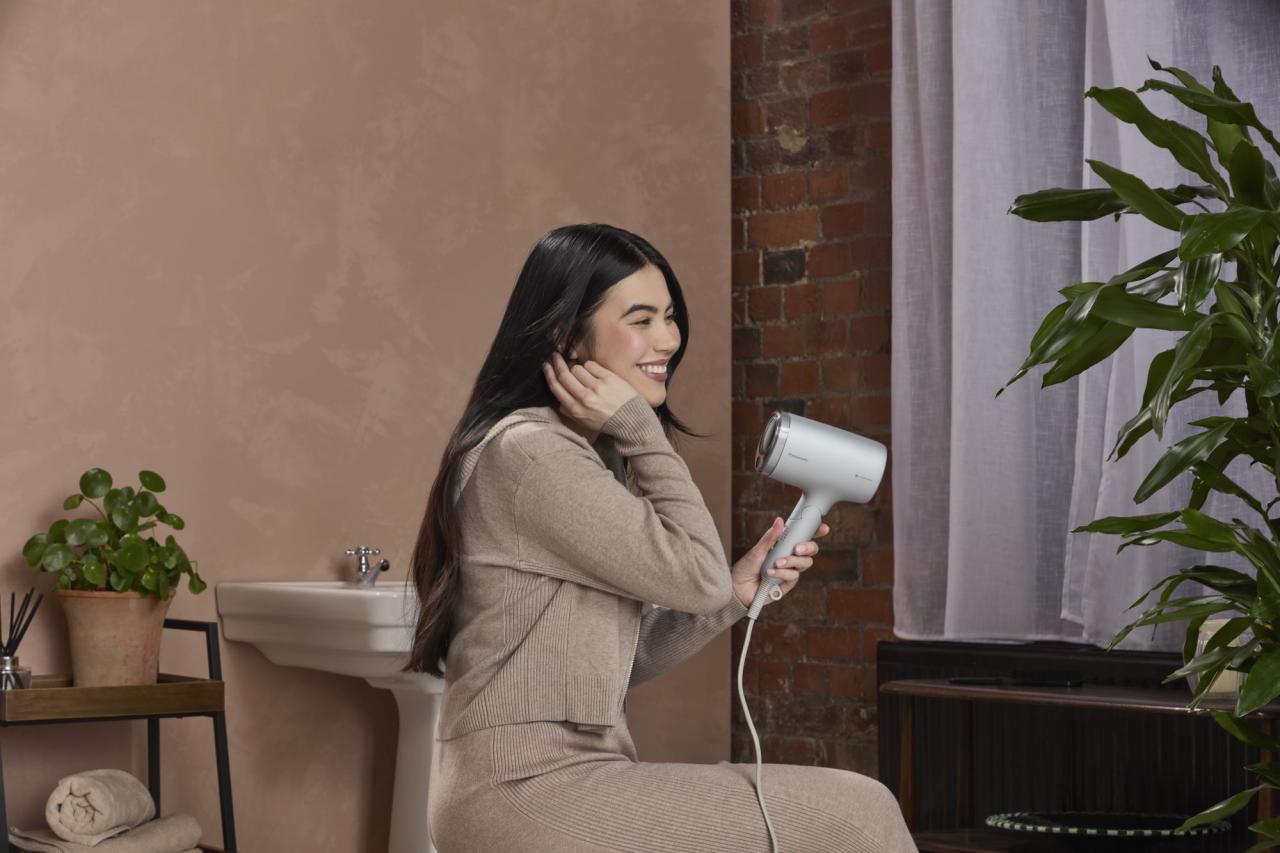Panasonic amplía su línea de cuidado capilar con nuevos secadores que hidratan y protegen el cabello