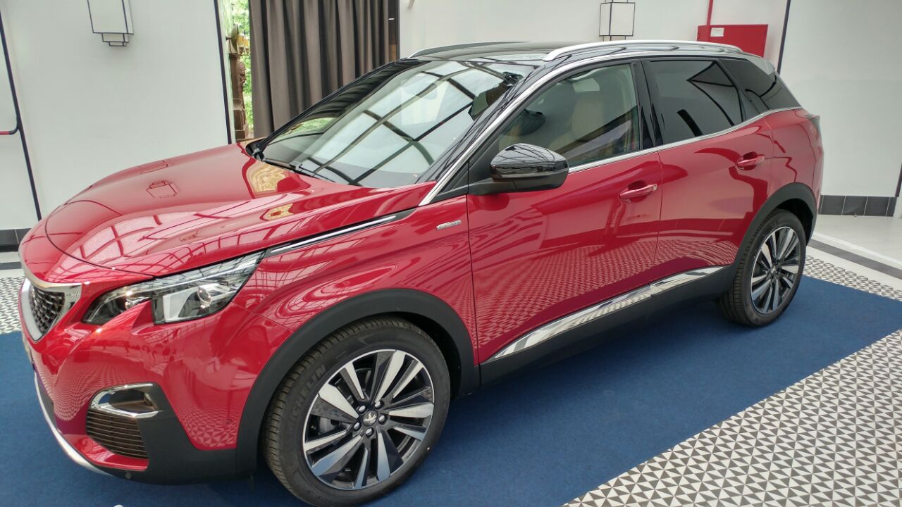 Peugeot invita a una aventura tecnológica, física e intelectual: #EstoEsUnSUV