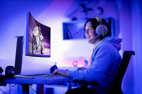 Nace Evnia, la nueva marca de monitores y accesorios Philips para gamers