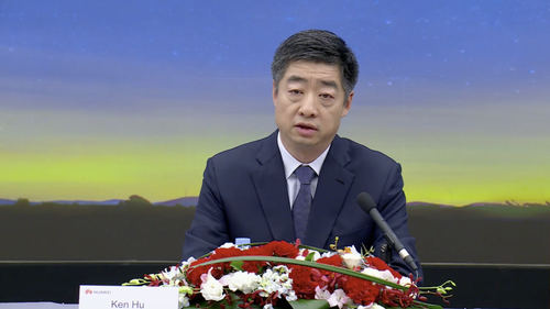 Ken Hu, presidente rotatorio de Huawei, durante la presentación de resultados de Huawei