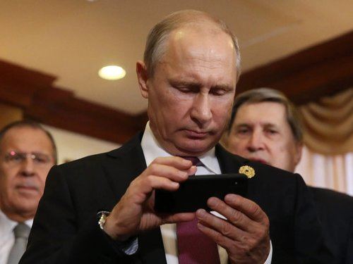 Alerta por espionaje: Rusia prohíbe el iPhone a sus funcionarios
