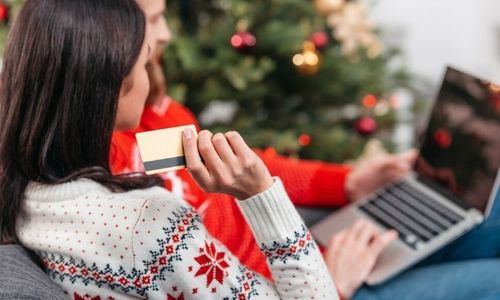 Los españoles superarán por primera vez los 400 millones de regalos comprados online en Navidad