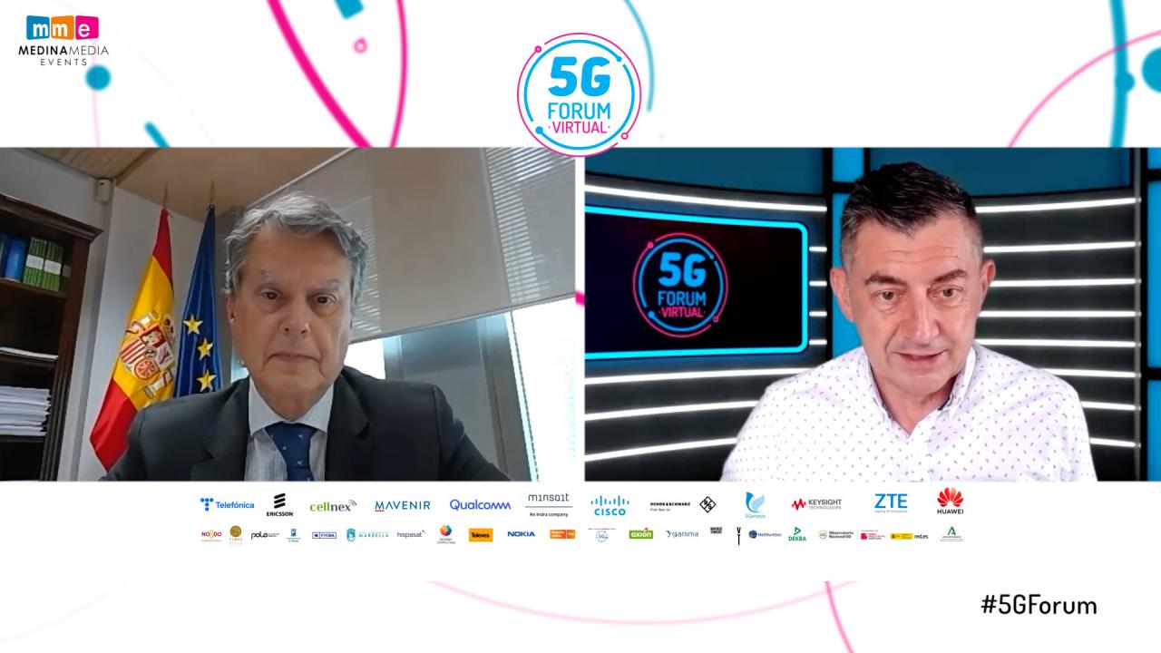 Roberto Sánchez, Secretario de Estado de Telecomunicaciones e Infraestructuras Digitales junto a Ricardo Medina, CEO de Medina Events, organizadora del encuentro