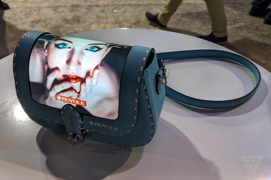 Louis Vuitton y Royole incorporan pantallas en sus nuevos bolsos Canvas of the Future