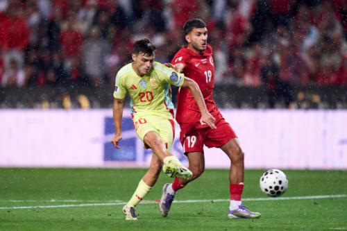 Pedri durante el encuentro entre la Selección Española y Turquía