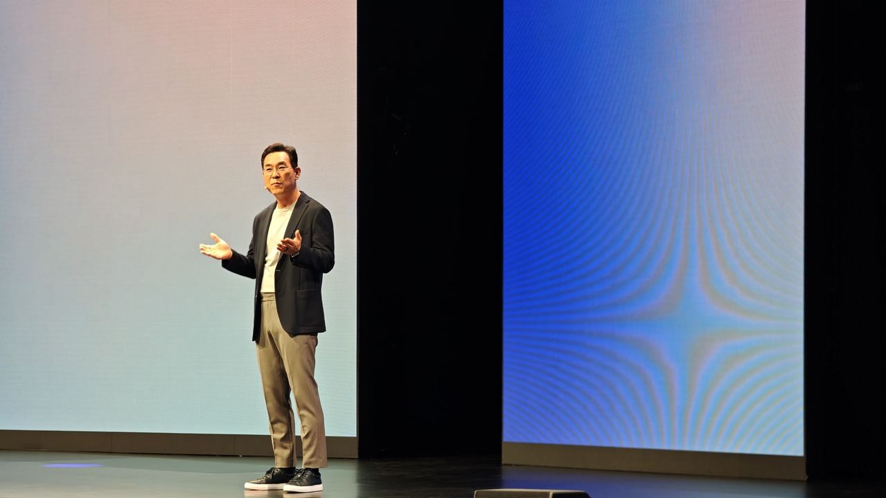 Cheolgi Kim (CK), vicepresidente ejecutivo y director de Digital Appliances (DA) en Samsung, durante su intervención en la IFA 2025 de Berlín