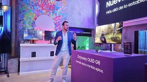 Javier Luque, Marketing Manager de Monitores en Samsung Iberia, durante la presentación en el OXO Museo del videojuego