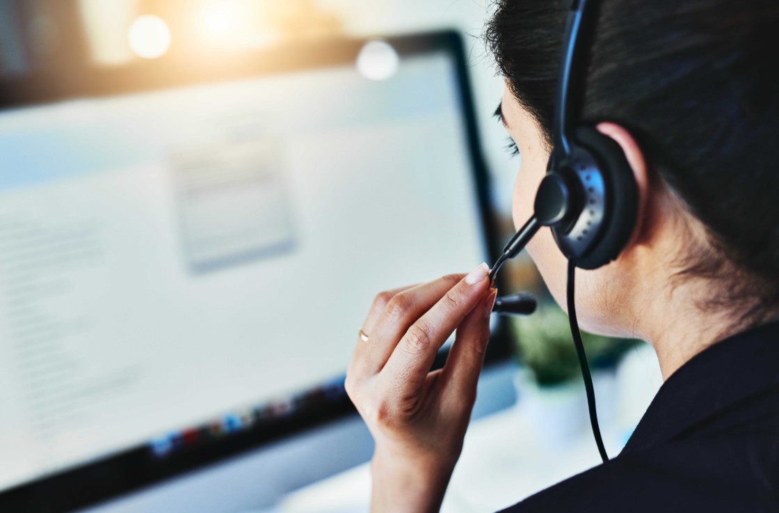 El 84,8% de los jóvenes españoles quiere combinar atención digital y humana en su relación con las empresas