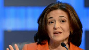 Sheryl Sandberg completa su salida de Facebook y deja el consejo de Meta