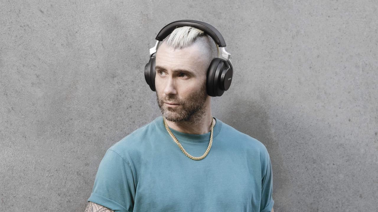 Shure se ha aliado de nuevo con Maroon 5 y su líder Adam Levine para la promoción de los Shure Aonic 50