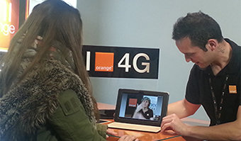 Orange lanza ´Signos´, un servicio de videointerpretación de lengua de signos para sus tiendas