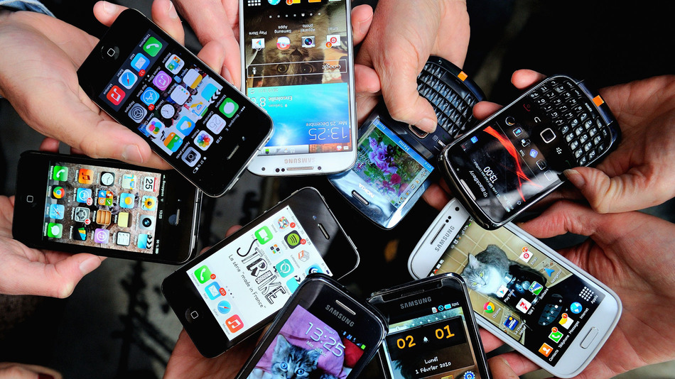 Dos de cada cinco españoles cambian de móvil más de una vez al año