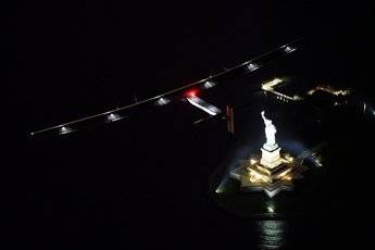 El avión Solar Impulse II sobrevuela New York, próximo destino: Europa
