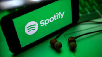 Spotify carga contra Apple por dificultar la venta de audiolibros