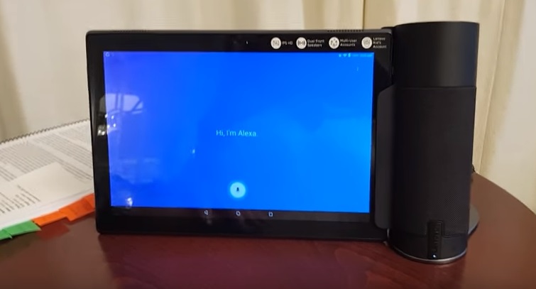 Lenovo Tab 4 con altavoz de Alexa