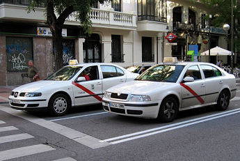 ZTE, la primera compañía en poner publicidad exterior en los taxis de Madrid