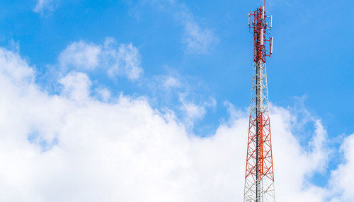 El tráfico de las grandes telecos se dispara en el primer día oficial de teletrabajo en España
