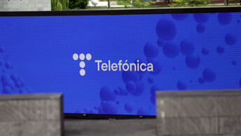 Telefónica y KKR ponen a la venta OnNet Fibra, su red mayorista de fibra óptica en Chile